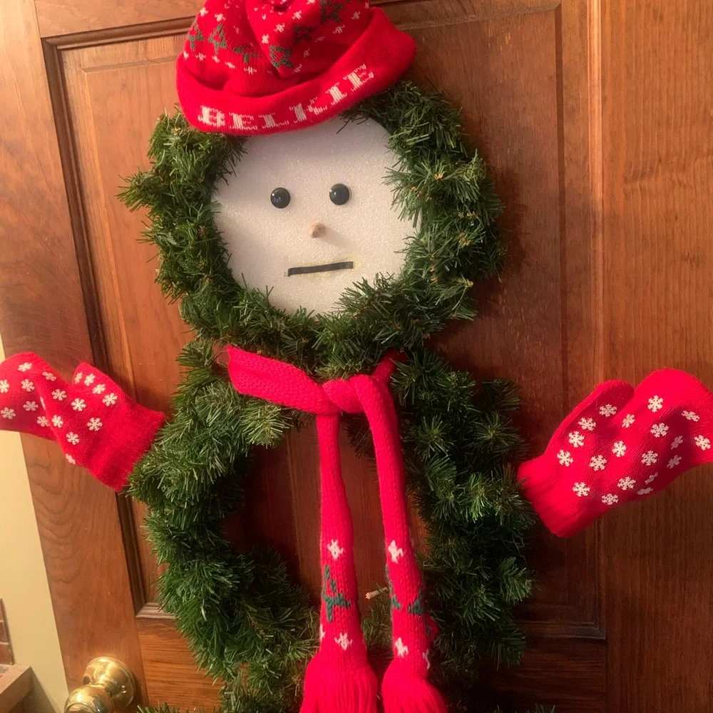 HANDMADE holiday SNOWMAN wreath door hanger. 3 GREEN wreaths. THIS IS ADORABLE!